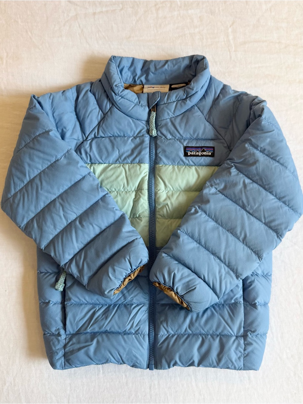 Like New! Patagonia Kids Colorblock Light Blue and Mint Puffer Jacket - 4T